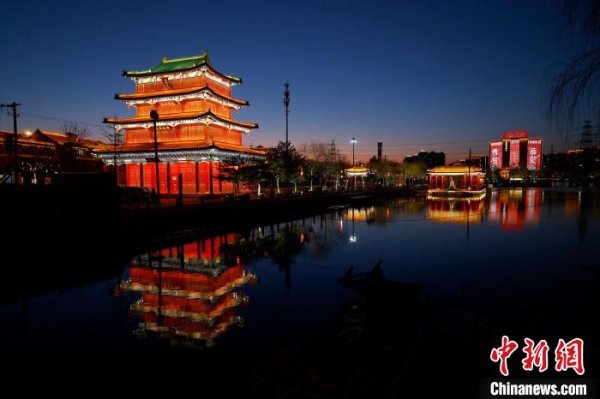 象泰配资 北京奥林匹克塔、CBD建筑群除夕上演灯光秀迎新春